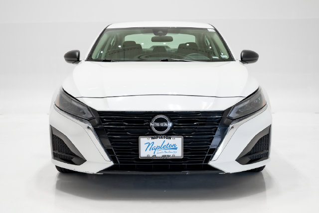 Used 2024 Nissan Altima 2.5 SV FWD image 4