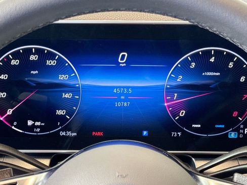 Used 2025 Mercedes-Benz GLC 300 4MATIC image 12