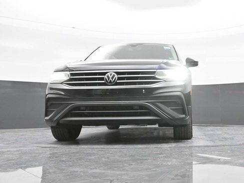 Used 2023 Volkswagen Tiguan SE image 36