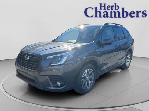 Used 2022 Subaru Forester Premium image 10