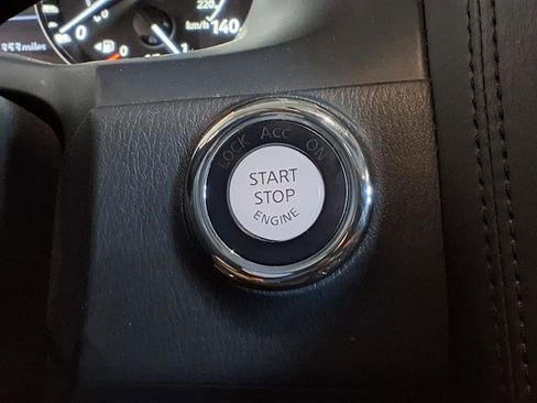 Used 2022 Nissan Armada SL w/ Captain's Chairs Package image 32