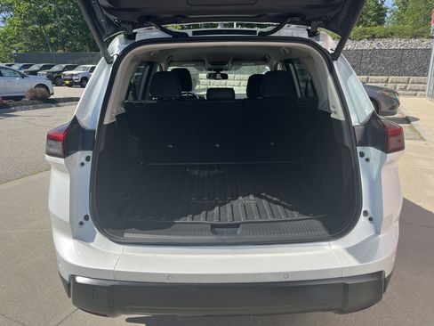 New 2026 Nissan Rogue SV AWD/4WD image 16
