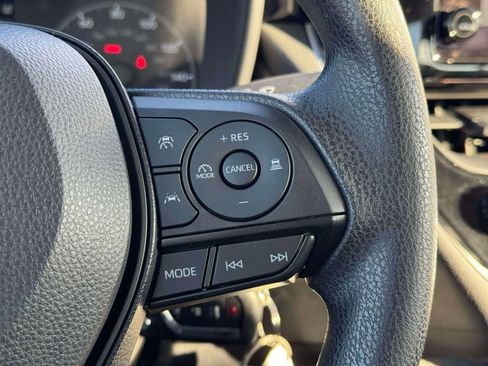 Used 2025 Toyota Corolla LE image 22