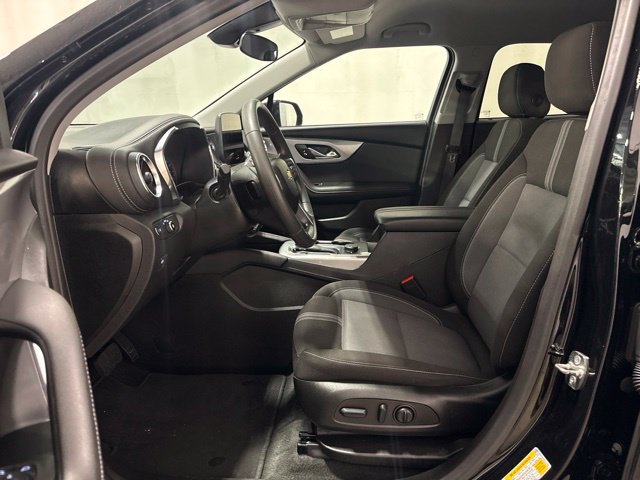 Used 2025 Chevrolet Blazer LT FWD image 11
