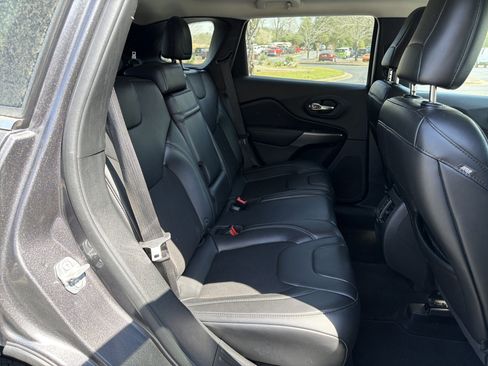 Used 2019 Jeep Cherokee Latitude Plus image 15