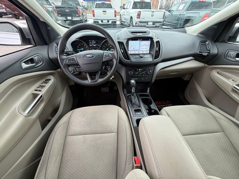 Used 2017 Ford Escape SE w/ Equipment Group 201A image 17