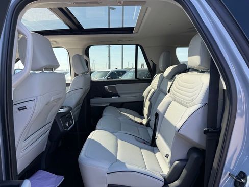 Used 2025 Ford Expedition Max Platinum w/ Platinum Ultimate Package AWD/4WD image 9