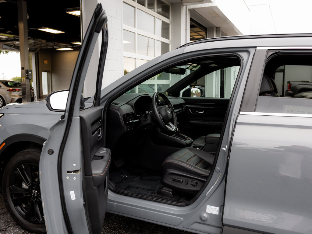 Used 2023 Honda CR-V Sport Touring image 32