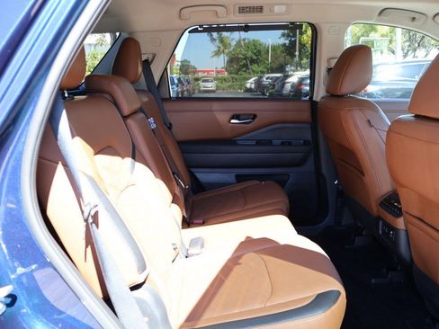 Used 2024 Nissan Pathfinder Platinum w/ Cargo Package image 42