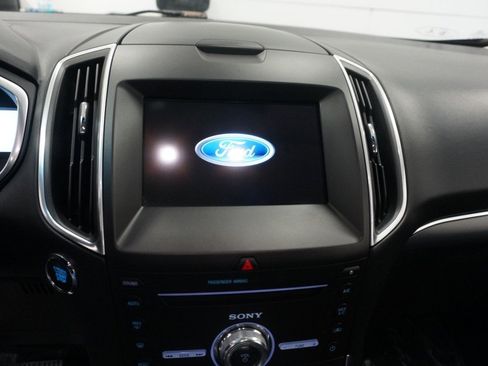 Used 2017 Ford Edge Titanium w/ Equipment Group 301A AWD/4WD image 10