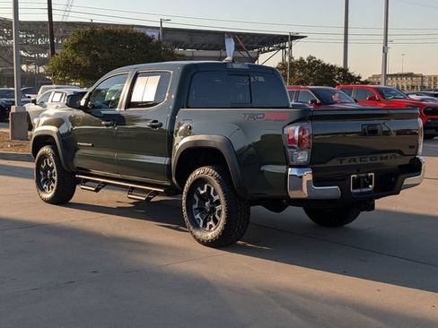 Certified 2022 Toyota Tacoma TRD Off-Road AWD/4WD image 8