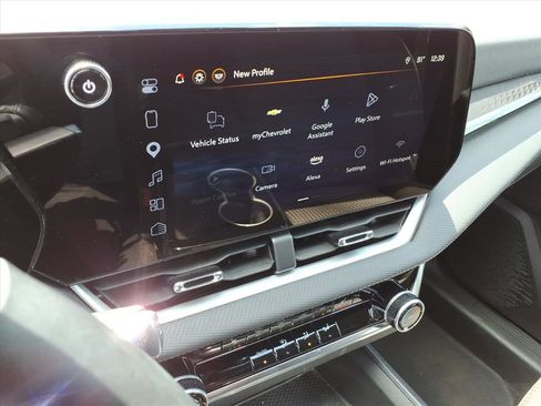 Used 2025 Chevrolet Equinox LT AWD/4WD image 14