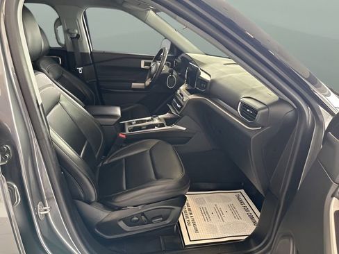 Used 2022 Ford Explorer XLT w/ Equipment Group 202A image 20