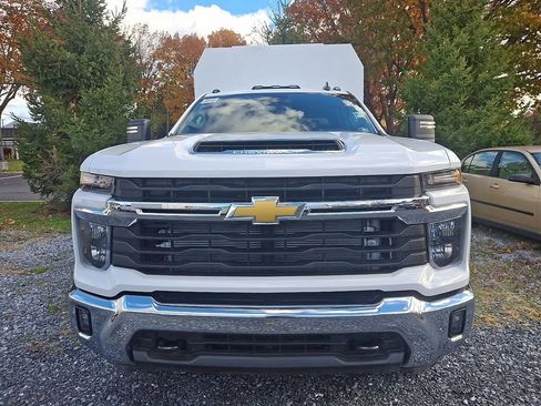 New 2025 Chevrolet Silverado 3500 LT w/ Convenience Package image 2