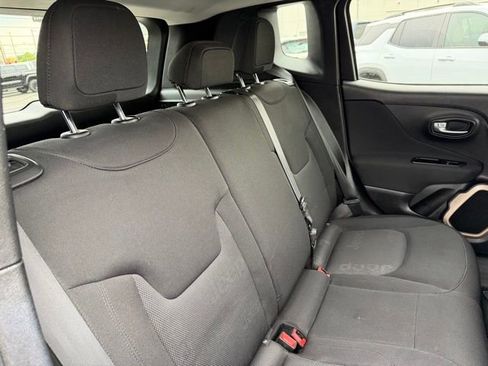 Used 2015 Jeep Renegade Latitude w/ Cold Weather Group II AWD/4WD image 12