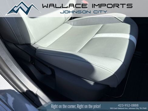 Used 2025 Toyota Camry SE w/ Convenience Package FWD image 43