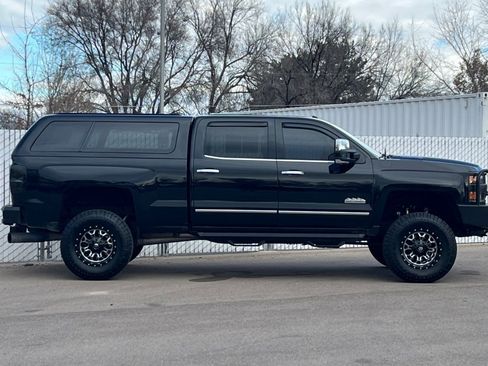 Used 2016 Chevrolet Silverado 2500 High Country w/ Duramax Plus Package image 3