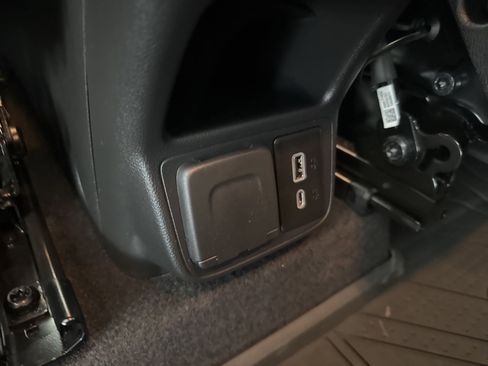 Used 2023 Chevrolet TrailBlazer LT w/ Convenience Package image 16