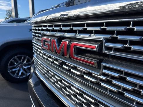 Used 2023 GMC Sierra 2500 Denali image 2