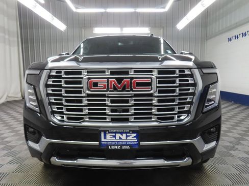 Used 2025 GMC Yukon Denali w/ Sun & Power Step Package AWD/4WD image 43