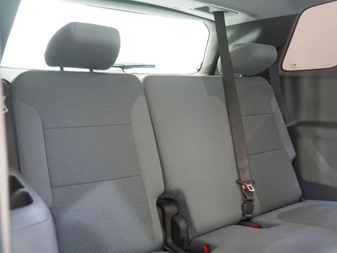 Used 2020 Chevrolet Traverse LT w/ Driver Confidence II Package image 13