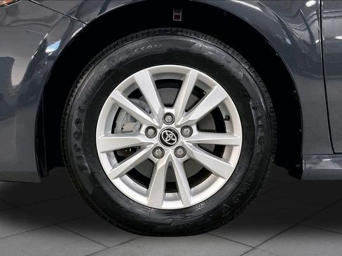 Used 2025 Toyota Camry LE AWD/4WD image 11