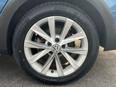 Used 2017 Volkswagen Golf Alltrack S image 35