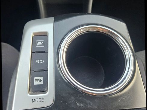 Used 2012 Toyota Prius V Three image 25