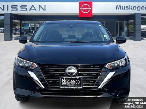 Used 2024 Nissan Sentra SV image 2