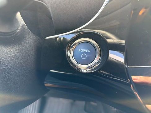 Used 2020 Toyota Prius LE AWD/4WD image 19