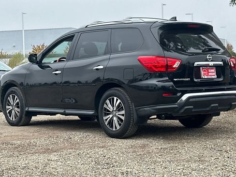 Used 2019 Nissan Pathfinder S image 7