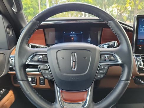 Certified 2022 Lincoln Navigator L Reserve w/ Monochromatic Package RWD image 21