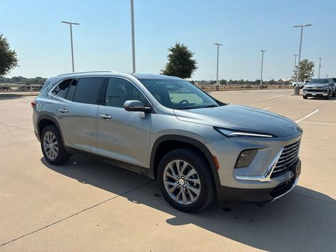 Used 2026 Buick Enclave Preferred w/ Power Package FWD image 5