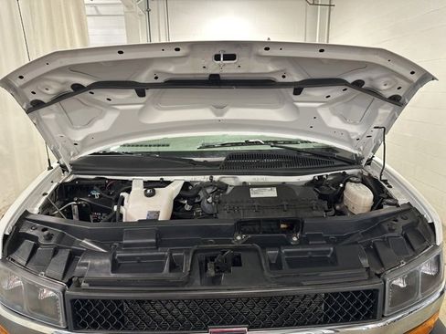 Used 2024 Chevrolet Express 2500 w/ Driver Convenience Package image 25