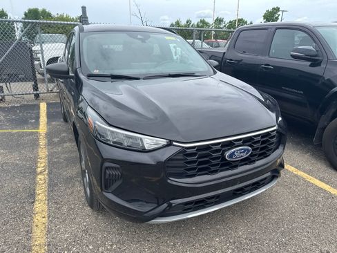 Used 2024 Ford Escape ST-Line w/ Tech Pack #1 AWD/4WD image 5