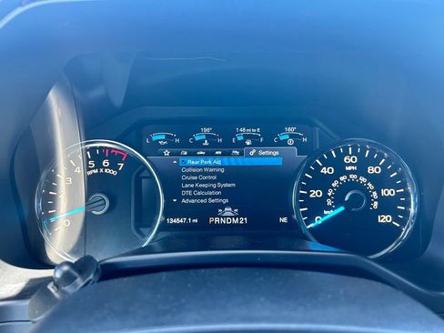Used 2015 Ford F150 Platinum w/ Equipment Group 701A Luxury RWD image 24