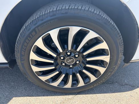 Used 2022 Lincoln Navigator Black Label AWD/4WD image 9