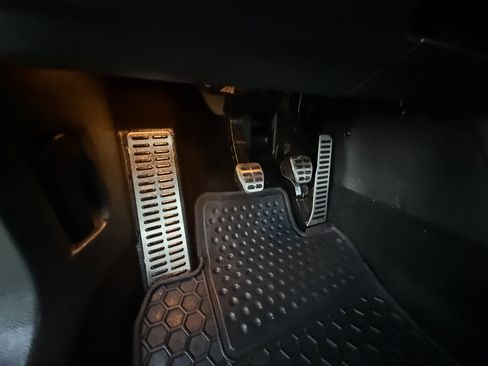 Used 2011 Volkswagen GTI 4-Door image 14