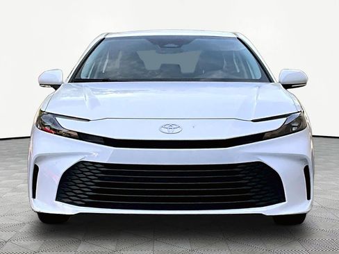 Used 2025 Toyota Camry LE w/ Convenience Package FWD image 4