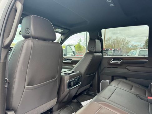 Used 2025 GMC Sierra 3500 Denali image 12