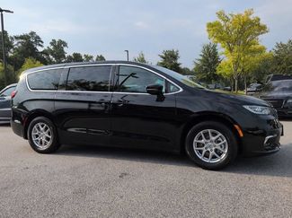 Certified 2025 Chrysler Pacifica Select FWD video 2