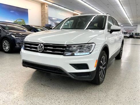 Used 2021 Volkswagen Tiguan S image 2
