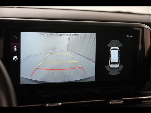 Used 2024 Kia Carnival EX FWD image 13