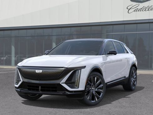 Used 2026 Cadillac Lyriq Signature Sport w/ LPO, Floor Liner Package AWD/4WD image 7