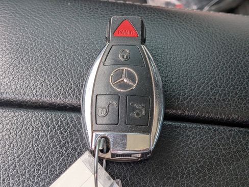 Used 2016 Mercedes-Benz C 300 Sedan image 32