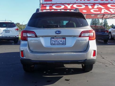 Used 2017 Subaru Outback 2.5i image 8