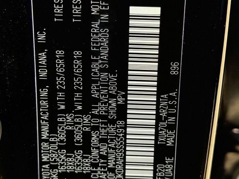 Used 2025 Toyota Highlander LE image 32