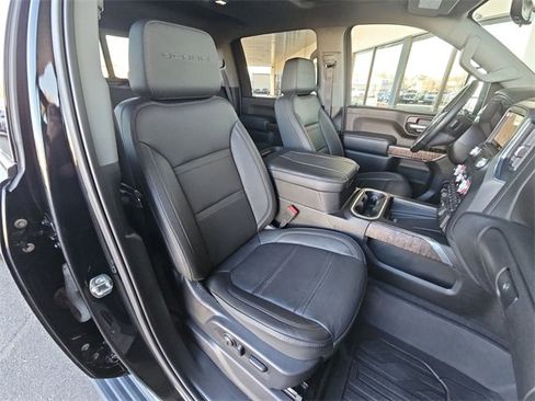 Used 2023 GMC Sierra 3500 Denali w/ Denali Ultimate Package image 17