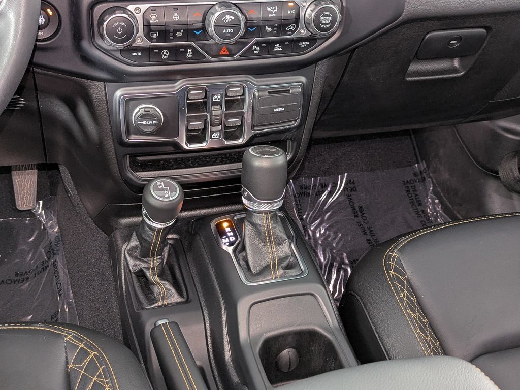 Used 2023 Jeep Gladiator Overland AWD/4WD image 37