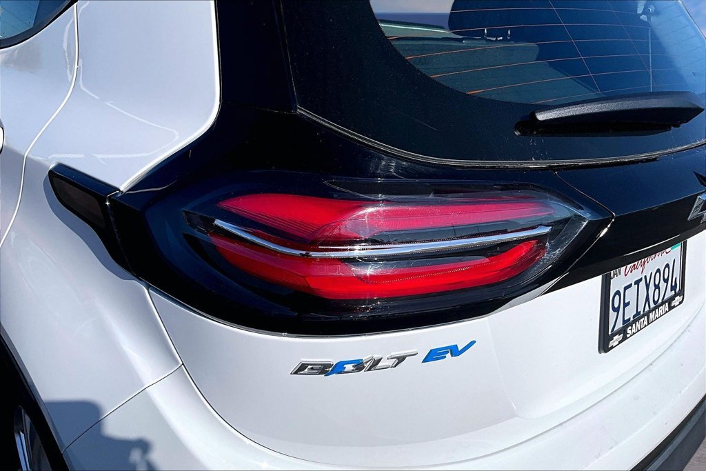Used 2023 Chevrolet Bolt LT FWD image 25